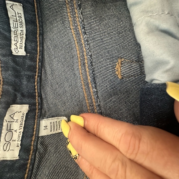 Sofia by Sofia Vergara Blue Denim Shorts - Picture 4 of 4